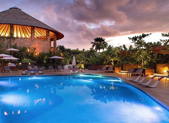 A luxury pool at Hotel Wailea
